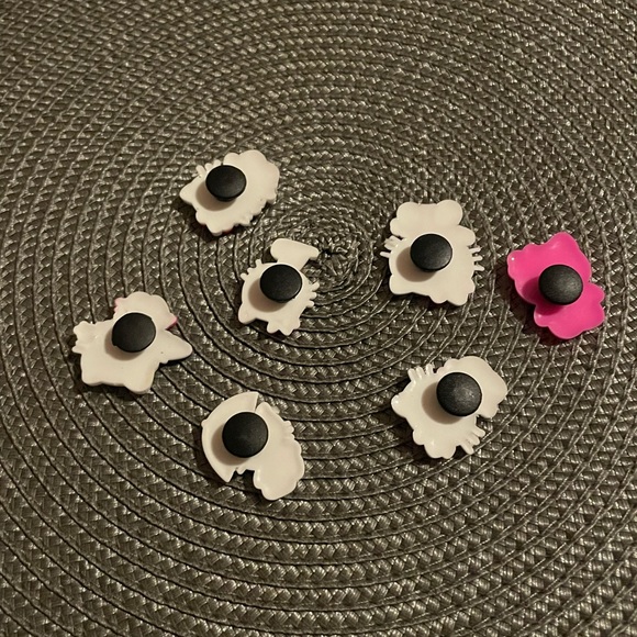 7pc Hello Kitty Hot Pink Sanrio Croc Charms - Picture 5 of 5